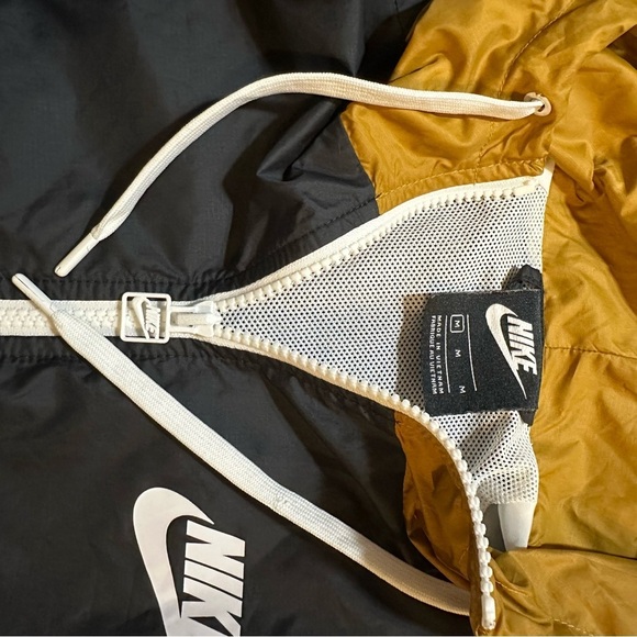 Nike Windbreaker Sportswear Windrunner Jacket Women's Size M (A2 - Picture 9 of 15